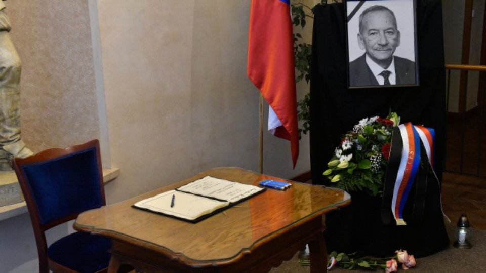 Pietní místo v budově Senátu